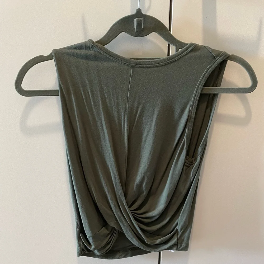 Good American Knot A Quitter Tank top - Picture 2 of 5